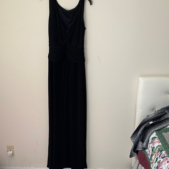 Chic Black Maxi Dress with Embellished Waist - Picture 7 of 7